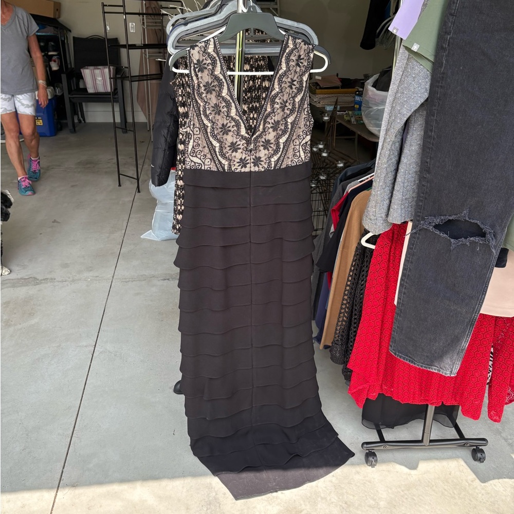 Jessica Howard Black and Red Plunge Maxi Gown